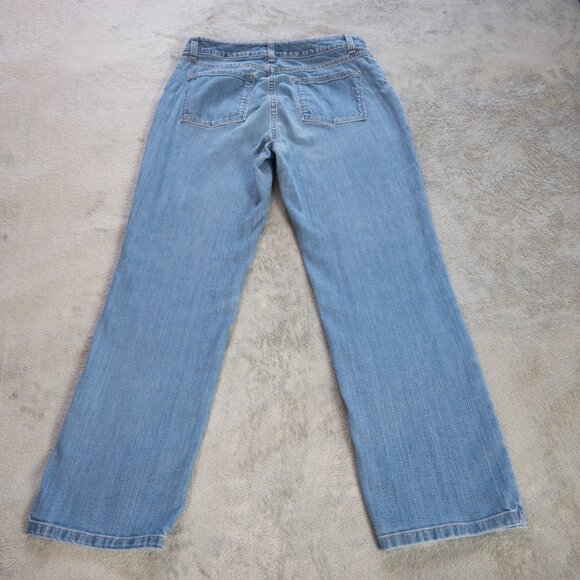 L.L. Bean Classic Fit Women’s Jeans Sz 10R Light Wash Straight Leg Denim Pants - Picture 4 of 13